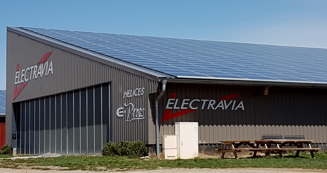 hangar à énergie positive e-props electravia buildings energy-plus