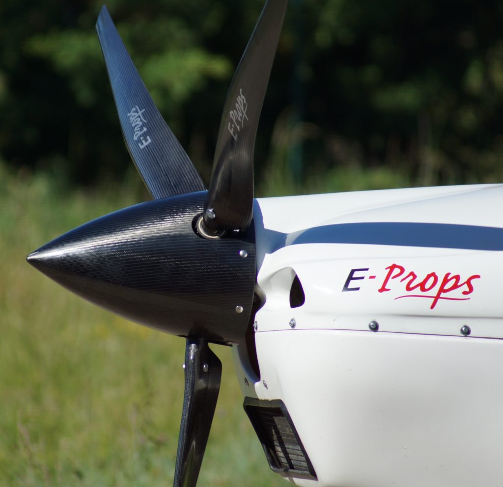 Glorieuse Constant Speed Propeller TBO EPROPS CarbonTitanium